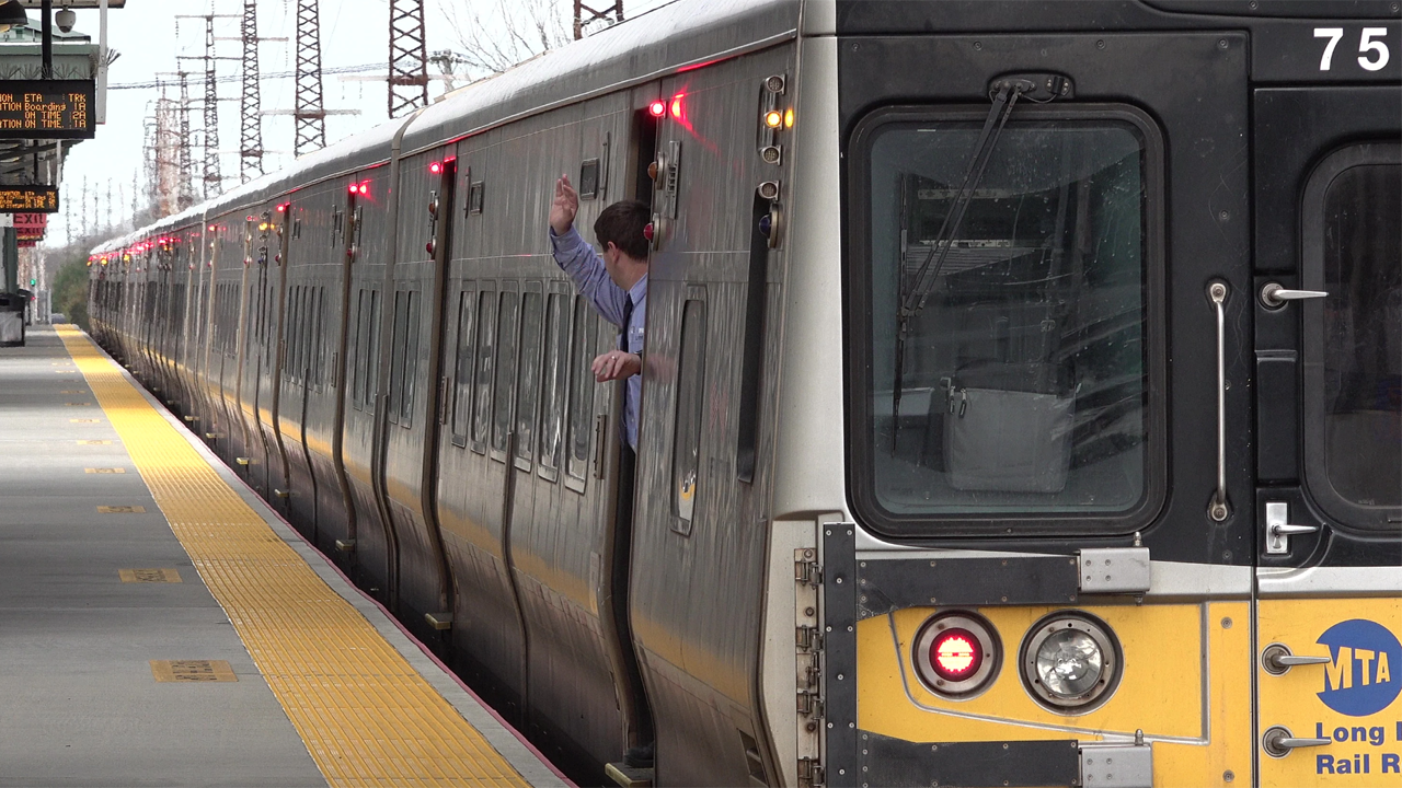 LIRR’s 2021 record on-time performance of 96.3% represents a 5.5 percentage point improvement over 2018’s rate of 90.4%.