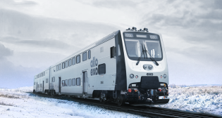 Exo’s first two CRRC multilevels are on their way to Montreal. In the coming days, they will arrive at the Pointe-Saint-Charles maintenance center.