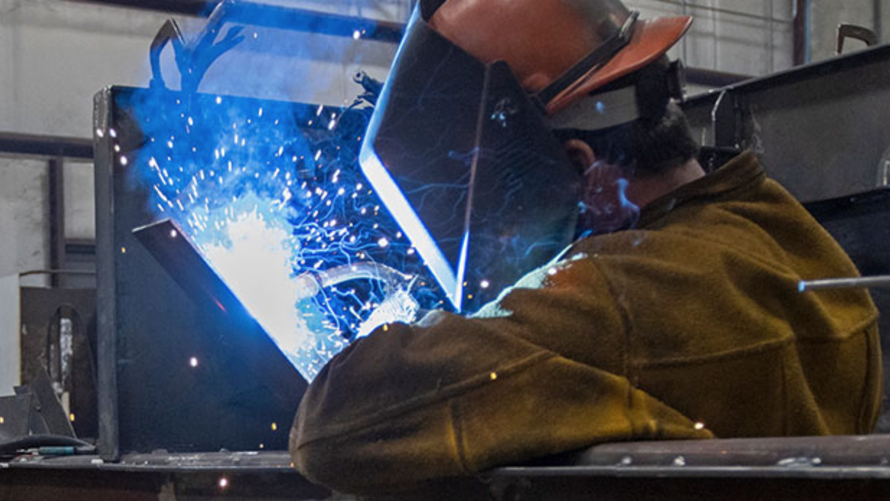 Greenbrier’s new orders comprise a “broad range of railcar types including gondolas, tanks, covered hoppers and automobile-carrying units, indicative of broader industry trends that reveal a resurgent North American freight railcar market,” the manufacturer said on Feb. 2.