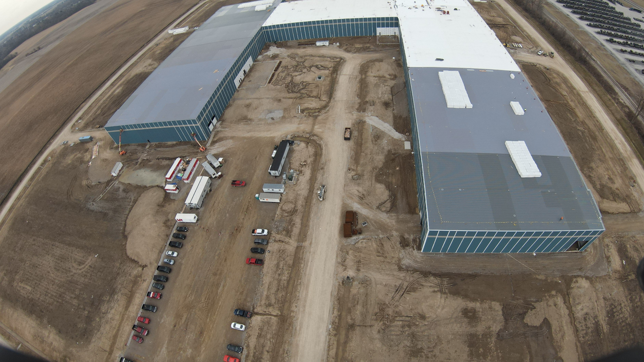 Construction of a customer’s new steel facility under way along G&W’s Indiana & Ohio Railway (IORY). (Photo: Business Wire)