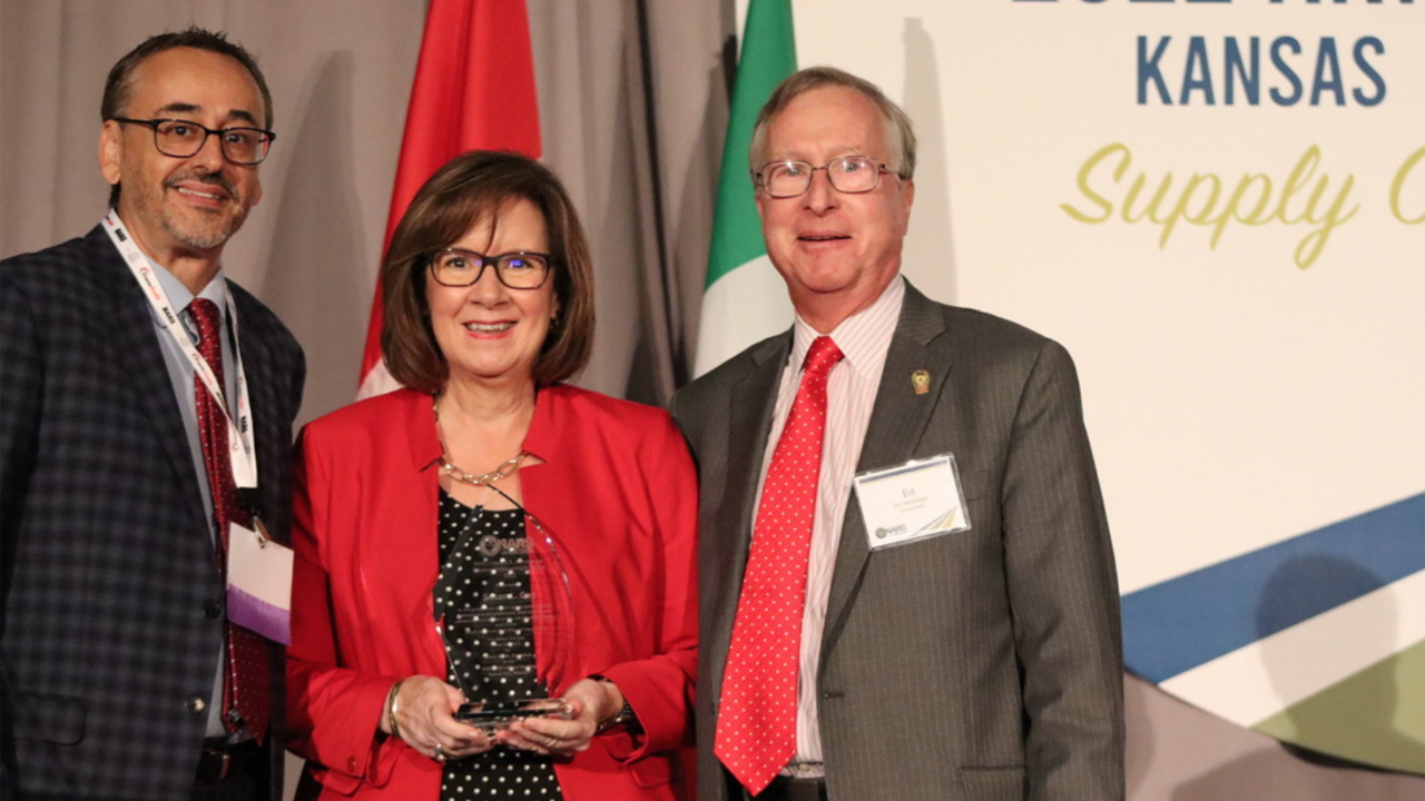 At the NARS annual meeting last month, SWARS Co-Executive Director Susan Cox received the 2022 Edward R. Hamberger Lifetime Achievement Award. She is pictured with NARS Board President Bruce C. Mann (left) and Edward R. Hamberger, former President and CEO of the Association of American Railroads. (Photograph Courtesy of NARS)