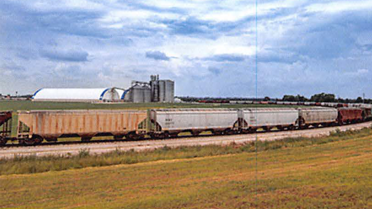 Bartlett's Jacksonville, Ill. grain facility includes a 7,000-foot-long loop and can hold up to 100 railcars.