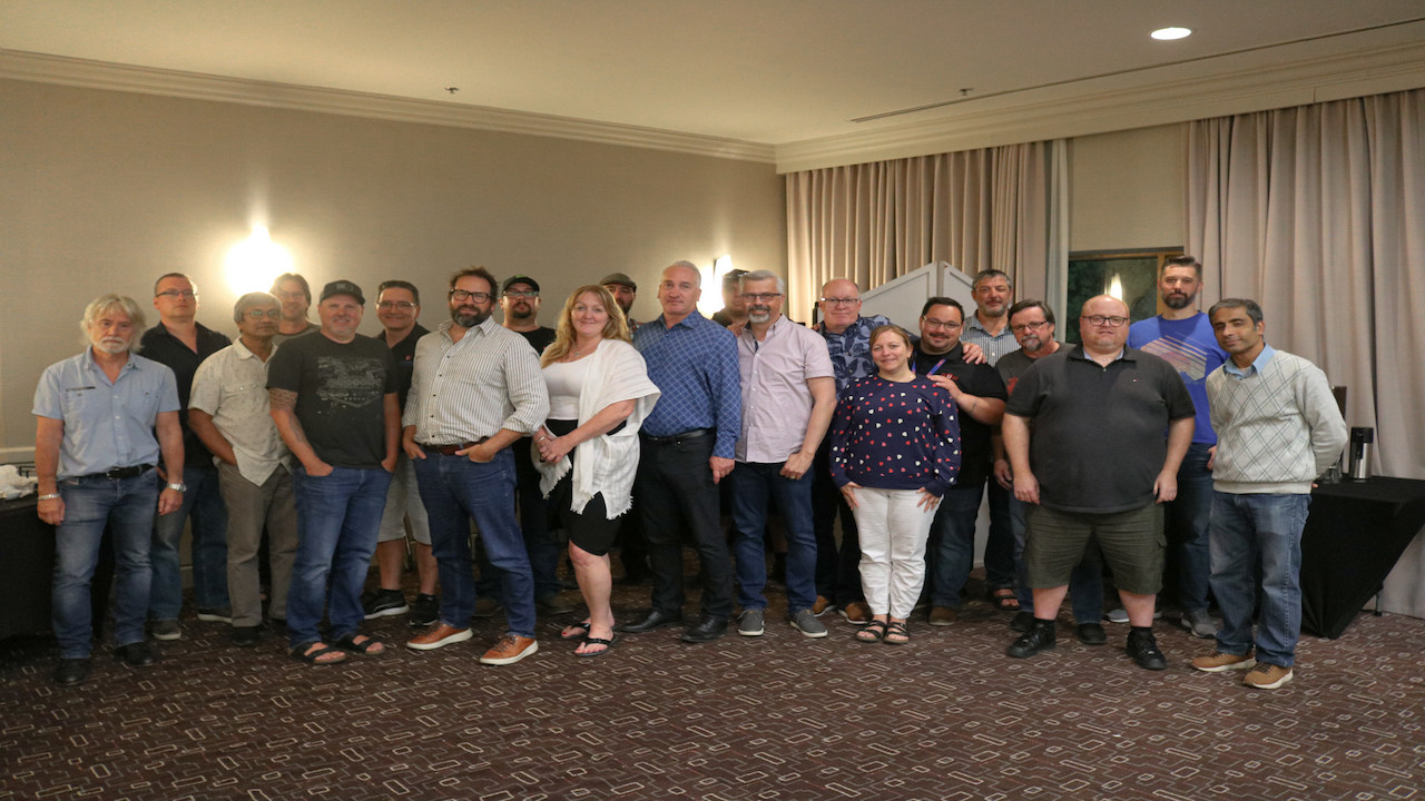 Unifor VIA Rail Master Bargaining Committees (CNW Group/Unifor)