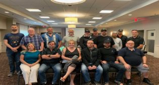 VIA Rail bargaining committee group photo. (CNW Group/Unifor)