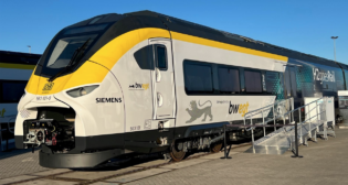 Pictured: Ballard-powered Siemens MIREO PLUS H2. (Photograph Courtesy of CNW Group/Ballard Power Systems Inc.)