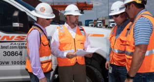 Steve Crise photo © Steve Crise 2022 Date: August 12, 2022 Location: BNSF Alliance Yard Ft. Worth, Texas GPS: Railroad: BNSF Locomotive#: None Subject: Photo shoot for John Cech Railway Track & Structures photo shoot. Image notes: © Steve Crise 2022 scrisephoto@gmail.com 310 963 9265 www.scrise.com