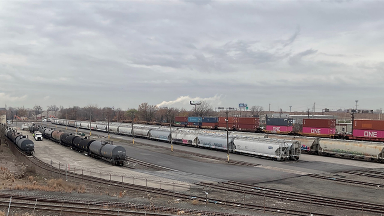 Norfolk Southern Thoroughbred Bulk Transfer facility in Elizabeth, N.J. (Photograph Courtesy of NS)