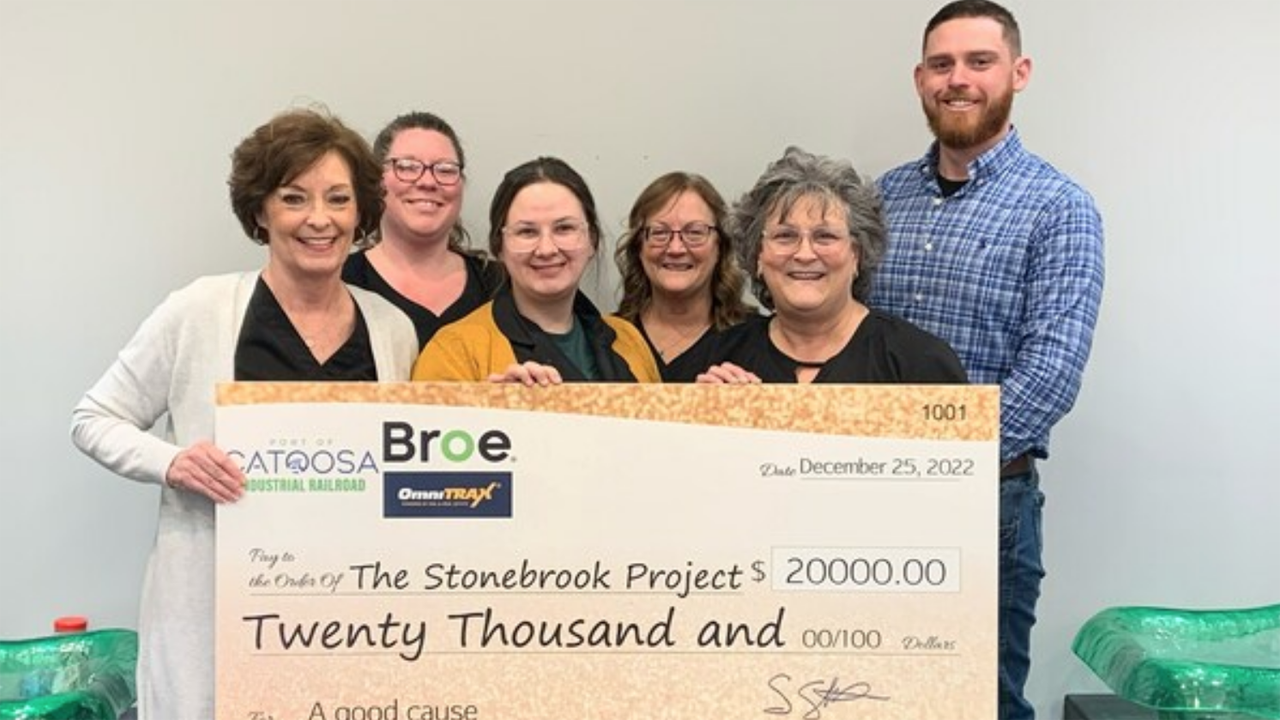 OmniTRAX’s Good Neighbor Giving Program exceeded $400,000 in company contributions to local non-profits in 2022, and served a record 2,000,000 people. (Photograph Courtesy of OmniTRAX)