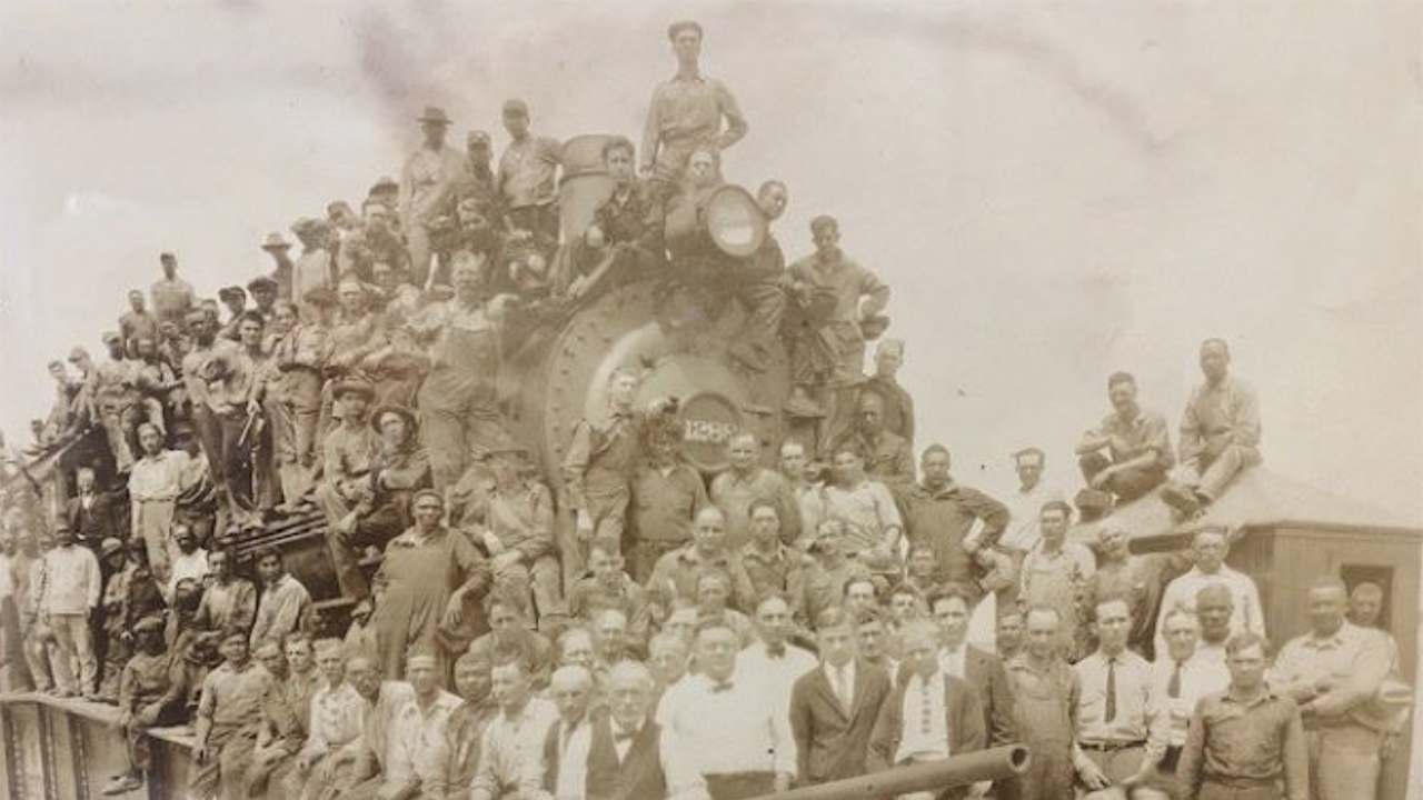 (Photograph Courtesy of BNSF)