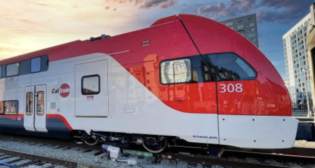 Caltrain’s bilevel EMUs from Stadler operated under power from the overhead contact system (OCS) for the first time this spring. Earlier this month, the Caltrain Board approved exercising the options on its Stadler contract for four more EMUs. The commuter railroad will now order a Stadler battery-equipped EMU. (Caltrain Photograph)
