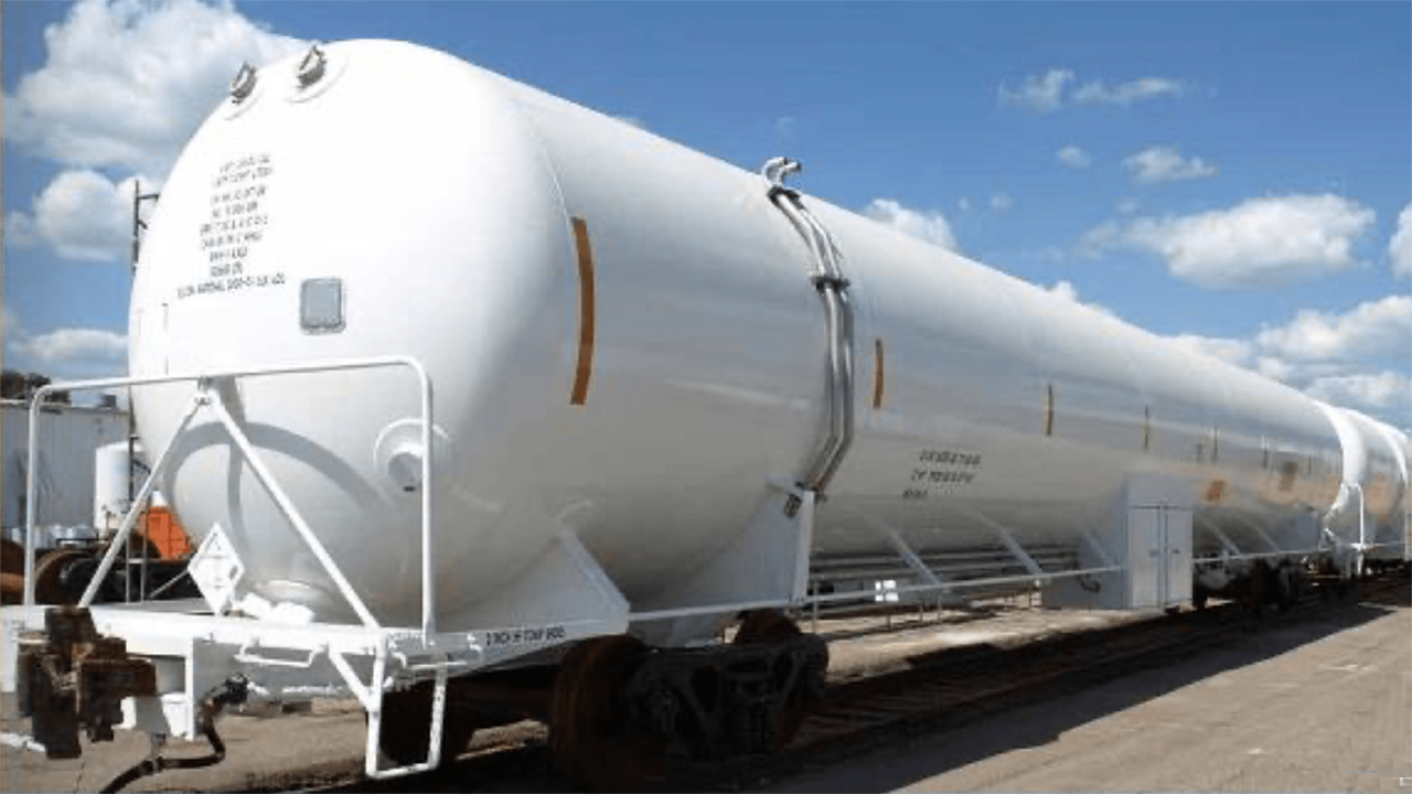 DOT-113C120W9 LNG tank car. (Chart Industries Photograph)
