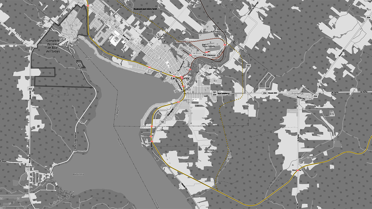 Current railway alignment through Lac_Mégantic. OpenRailwayMap.