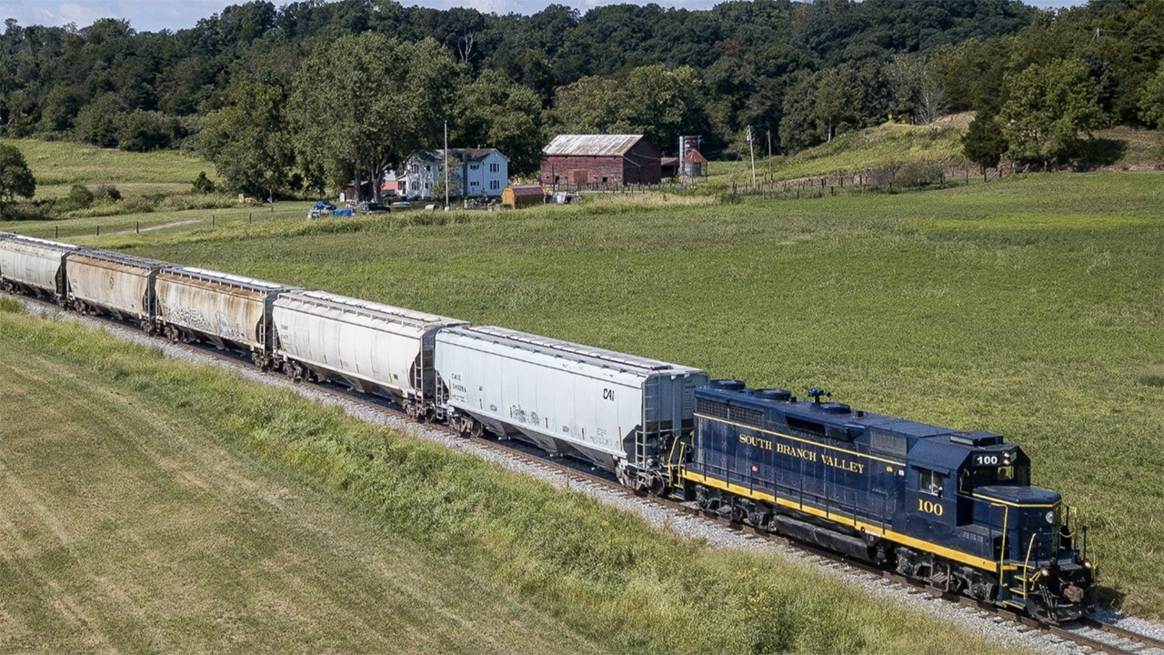 “OmniTRAX brings strong market knowledge, a national network of partners, and a best-in-class safety record,” West Virginia Division of Multimodal Transportation Facilities Commissioner Cindy Butler said. “After careful consideration, it became clear that OmniTRAX is the ideal logistics partner to grow the SBVR.” (OmniTRAX Photograph)