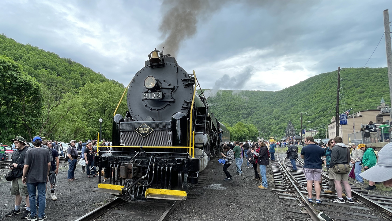 RBMN Iron Horse Ramble with iconic Reading Company T-1 class #2102 steam locomotive. (William C. Vantuono Photograph)