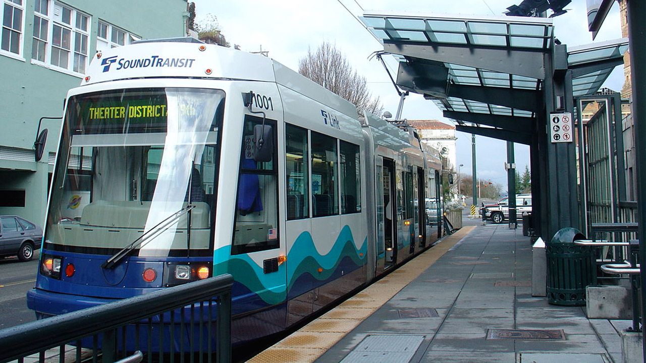 Wikipedia/Oran Viriyincy