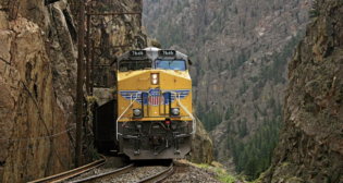 UP has capitalized on population boom along the Gulf Coast to meet growing construction needs. (UP Photograph)