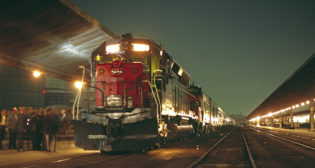 The last Train #75, SP's Lark, with SDP3206 on the point ready to leave Los Angeles, April 8, 1968. Wikimedia Commons/Drew Jacksic