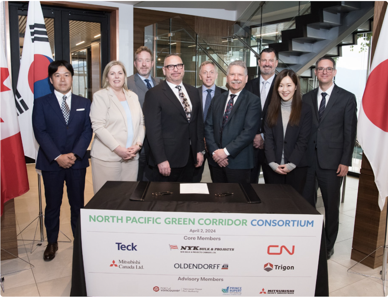 Left to Right: Tatsuhiko Asami (NYK Bulk & Projects Carriers Ltd.), Linda Kongerslev (Oldendorff Carriers), Ken Veldman (Prince Rupert Port Authority), Ian Anderson (Teck Resources Limited), Mike Lagowski (Mitsubishi Canada Ltd.), Robert Booker (Trigon Pacific Terminals), Duncan Wilson (Vancouver Fraser Port Authority), Mayu Toyobe (Mitsubishi Heavy Industries), François Bélanger (CN Rail)