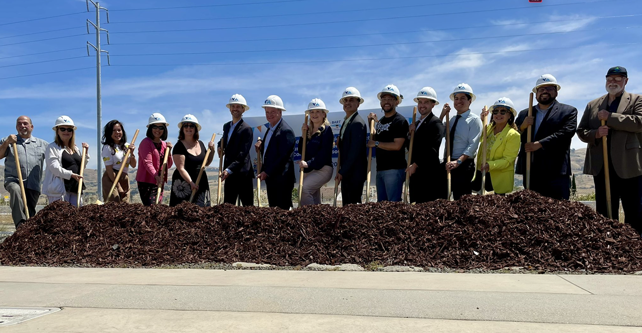 Santa Clara VTA on June 8 held a groundbreaking ceremony for the Eastridge to BART Regional Connector Project, extending light rail service from the existing Alum Rock Light Rail Station to the Eastridge Transit Center with an elevated guideway, located primarily in the center of Capital Expressway. (Santa Clara VTA Photograph)