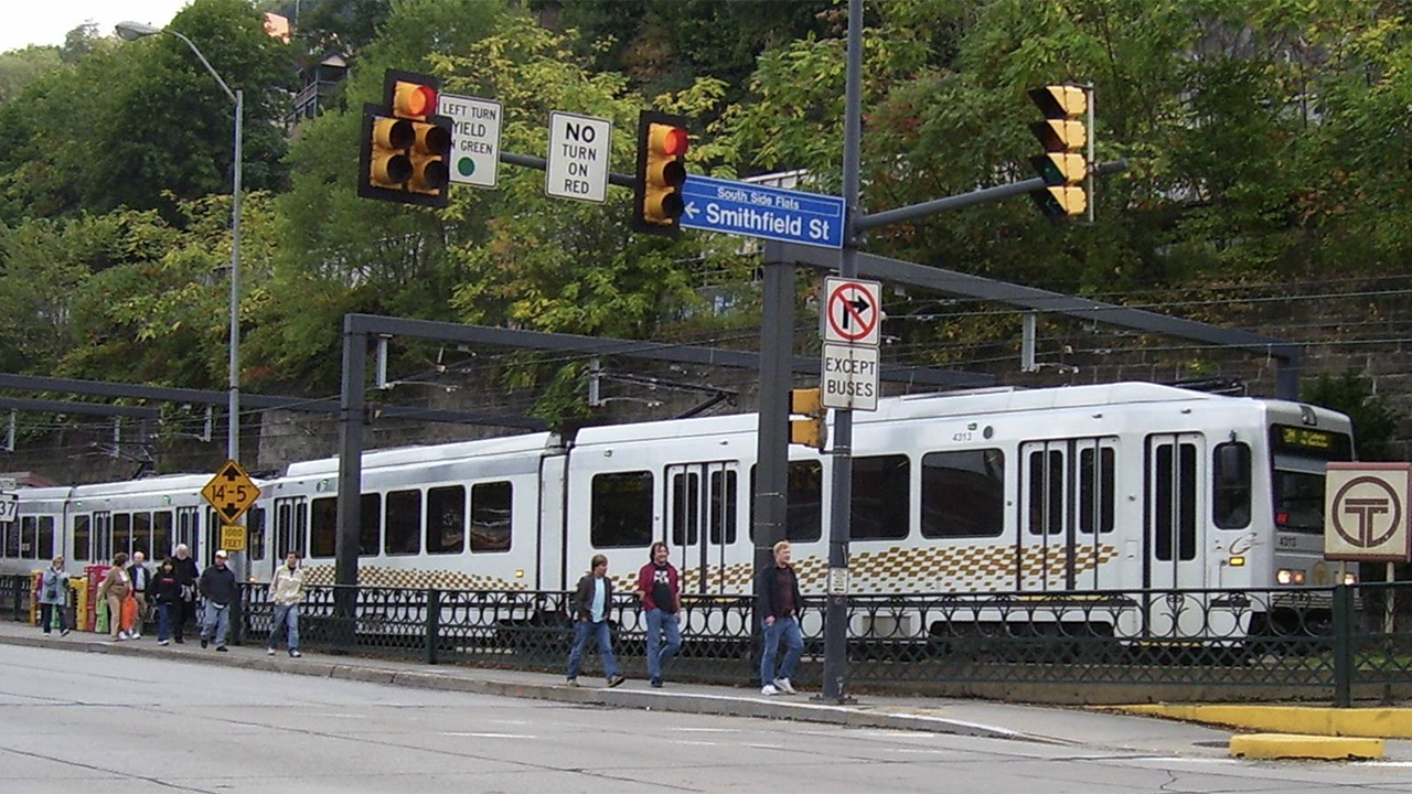 Pittsburgh Regional Transit has taken the first step to replace its fleet of 81 light rail vehicles manufactured by Siemens and CAF. (Enlightenedment at English Wikipedia)