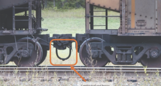 Coupled railcars and end hoses. (MxV Rail Image)