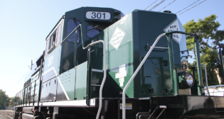 Short line railroads, along with other logistics and technology partners, are working together to provide improved rail shipment tracking. (TransmetriQ Photograph)