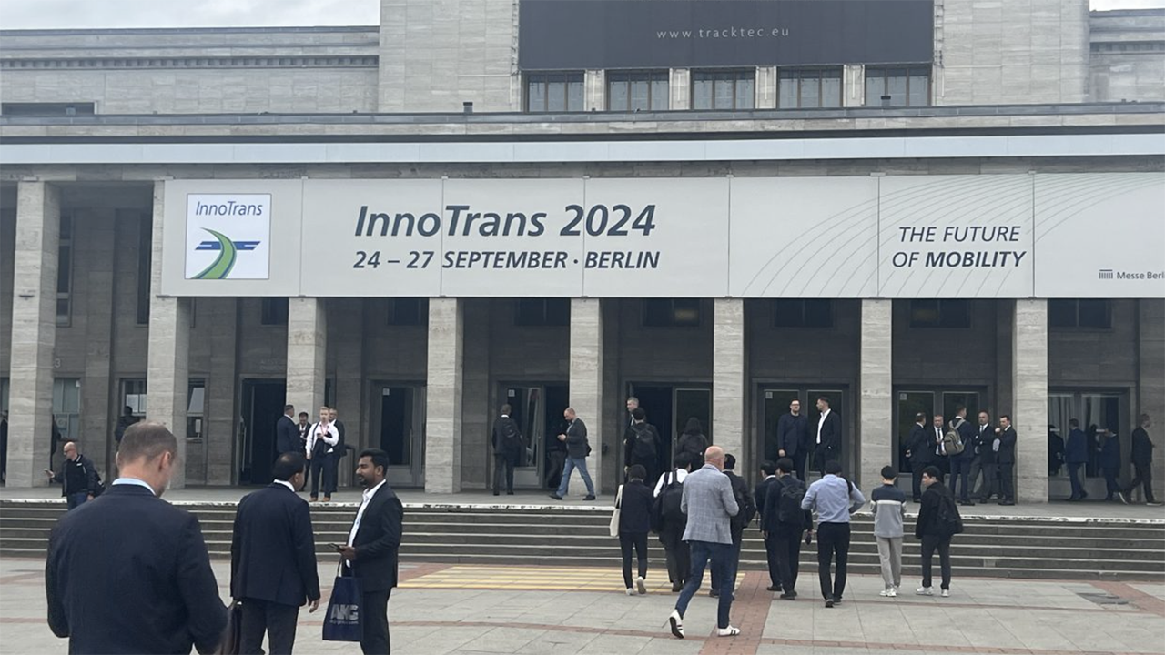 (Photograph Courtesy of RSI)