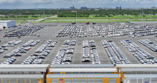 Volkswagen Group of America on Oct. 2 celebrated the grand opening of its new port facility in Freeport, Tex., which will be rail served by Union Pacific. (Photograph Courtesy of UP)