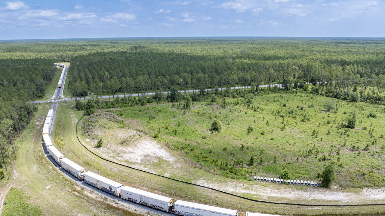 Jacksonville, Fla.-based Pinsly reported Jan. 10 that its new North Florida Industrial Railroad has entered into an agreement with Columbia County, Fla., to be rail operator of the 2,622-acre North Florida Mega Industrial Park in Lake City. The transaction is subject to regulatory approval. (Photograph Courtesy of Pinsley)