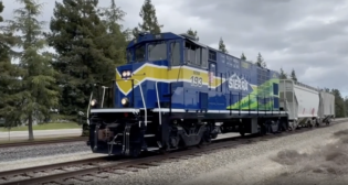 SERA on March 27 “successfully” completed testing of its first four-axle HFC-powered, zero-emission switching locomotive in West Sacramento, Calif. (Screen Grab from a SERA video, courtesy of PR Newswire)