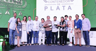 “We are proud to receive the Contenedor de Plata (Silver Container) award at the XXVI Intermodal Congress 2025, hosted by the Asociación Mexicana del Transporte Intermodal (AMTI),” CN reported via social media on June 1. (CN Photograph)
