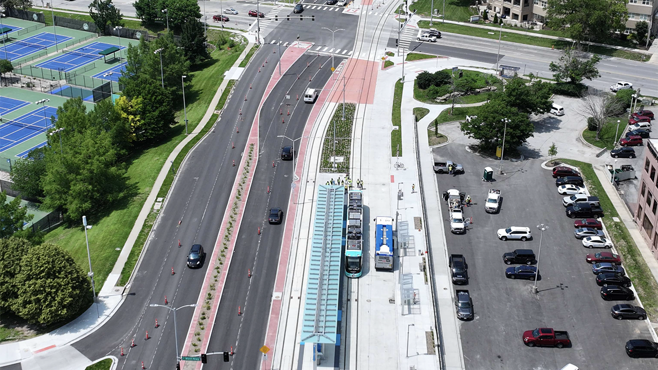 The KC Streetcar Main Street Southern Extension to the University of Missouri – Kansas City project is adding 3.5 miles and 15 new stops to the existing downtown streetcar route. (KC Streetcar Photograph)