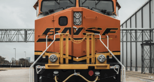 The annual BNSF Stewardship Award recognizes shippers who transport a minimum of 500 loaded tank cars of hazardous materials during the previous year and record zero non-accidental releases. (BNSF Photograph)