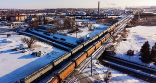 “By working closely with our grain customers and working efficiently with our supply chain collaborators, our railroaders have delivered record amounts of grain and grain products across Western Canada to start the year,” CPKC Senior Vice President Sales and Marketing Jonathan Wahba said on Feb. 2. (Courtesy of CPKC)