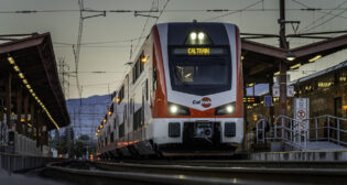 “After years of targeted improvements,” Caltrain Executive Director Michelle Bouchard said, the new Caltrain Corridor Right-of-Way Safety Strategy “establishes a comprehensive approach to reducing risk, strengthening accountability, and delivering the most effective treatments where they are needed most throughout the entire Caltrain corridor to keep the people and communities we serve safe.” (HNTB Photograph)