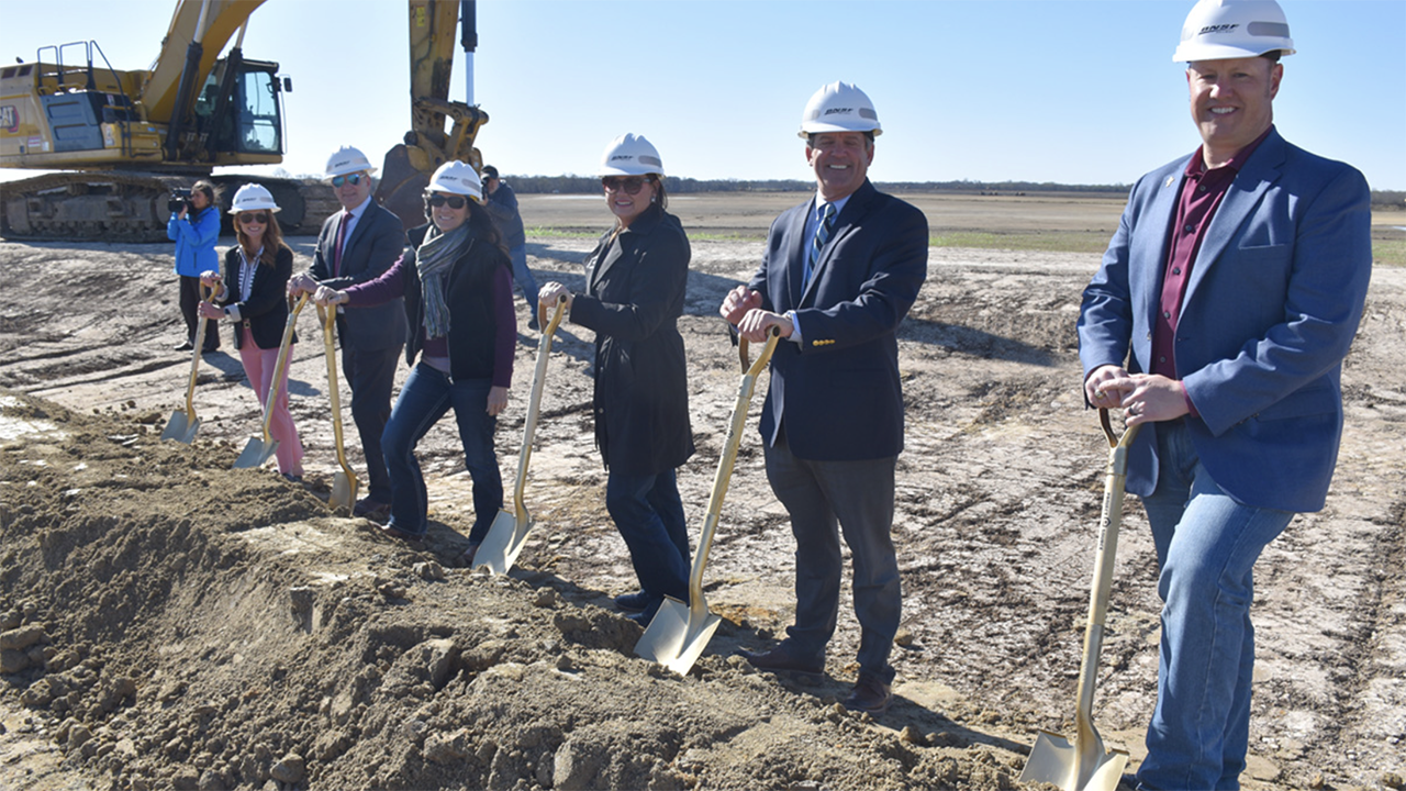 BNSF and officials from the City of Gunter, Tex., gathered March 12 to celebrate the official groundbreaking for the Class I’s new Logistics Center North Dallas. Pictured from left to right: BNSF General Director of Strategic Programs Lacy Kreger, Grayson County Judge Bruce Dawsey, City of Gunter Mayor Karen Souther, Grayson County Commissioner Lindsay Wright, BNSF Assistant Vice President Scot Bates ,and Grayson County Commissioner Josh Marr. (Courtesy of BNSF)