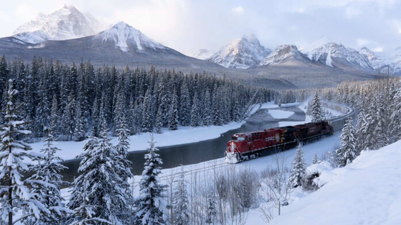 CPKC in February moved 2.232 million metric tons (MMT) of Canadian grain and grain products, beating its previous February tonnage record set in 2021. (CPKC Photograph)